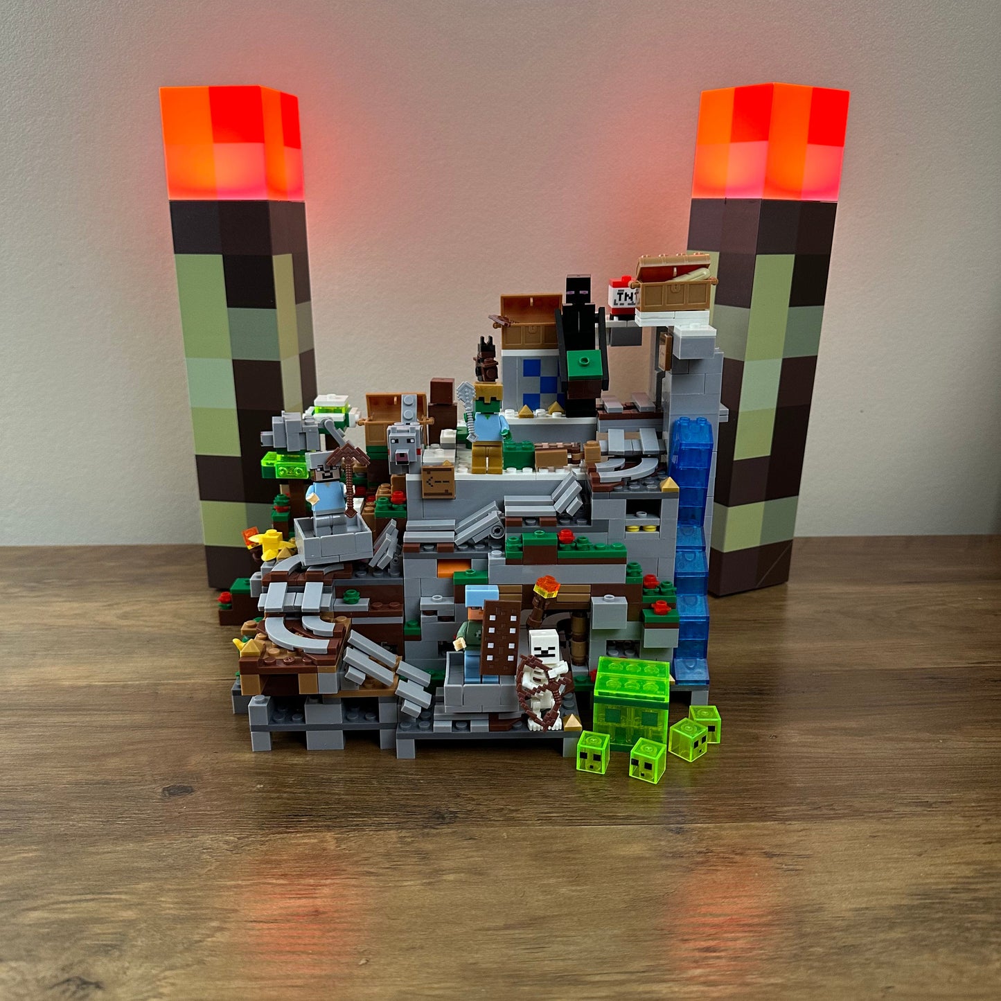 Zestaw Klocków „Pixelowa Góra Skarbów™”