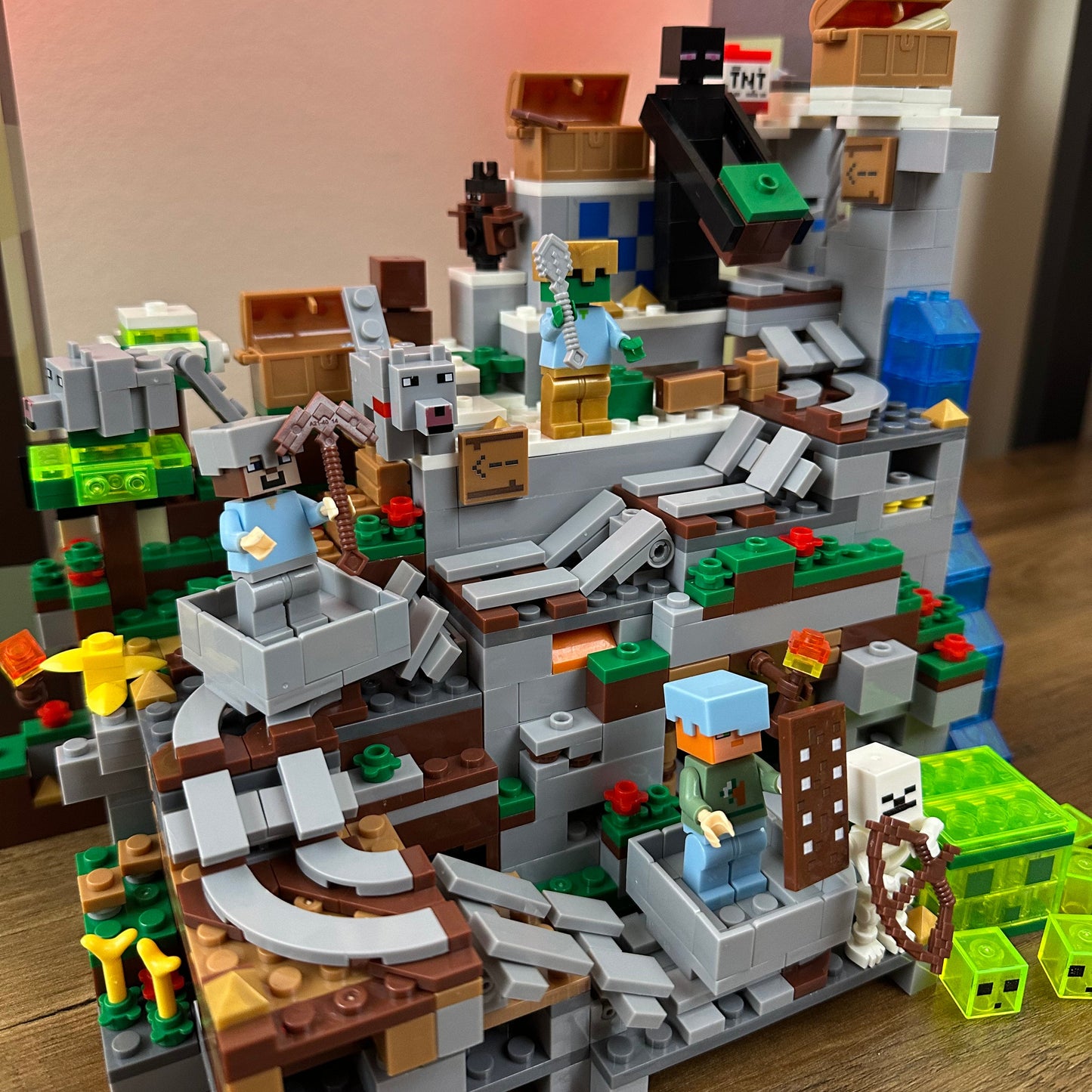 Zestaw Klocków „Pixelowa Góra Skarbów™”